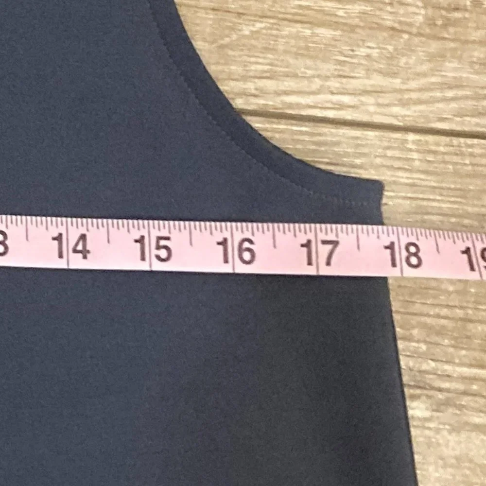 Ann Taylor Gray Sleeveless top with Ruffle Collar Size Small - Picture 5 of 7